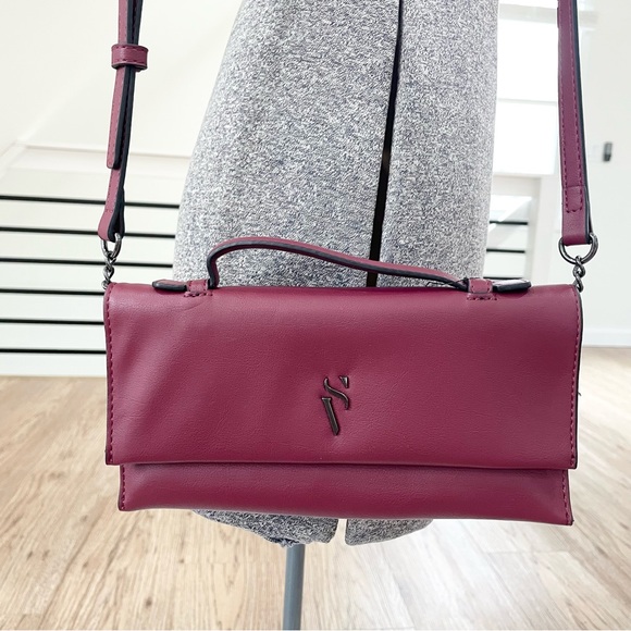 Simply Vera Vera Wang Handbags - burgundy red contemporary, Simply Vera Vera Wang Crossbody purse